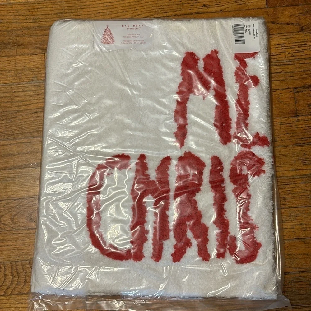 NEW! RAE DUNN 20x32 RED AND WHITE Merry Christmas Bath Mat